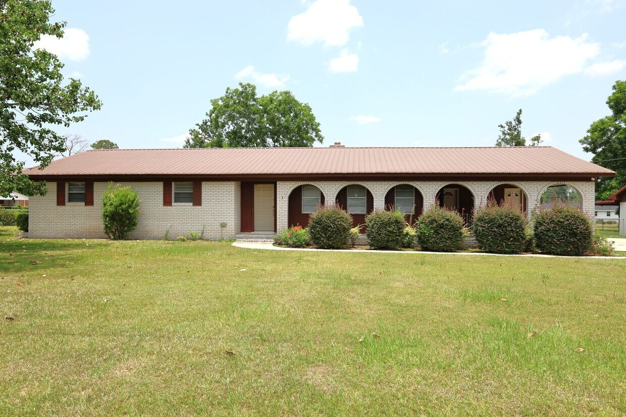 Foto principal - 3101 Wallace Dr
