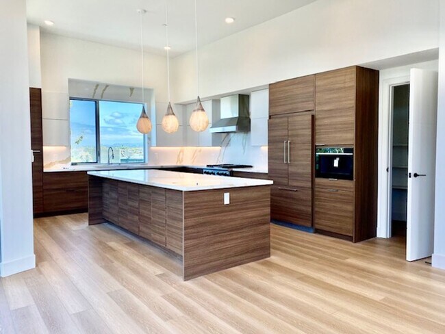 Foto del edificio - Enjoy The Coastal Carlsbad Village Lifestyle