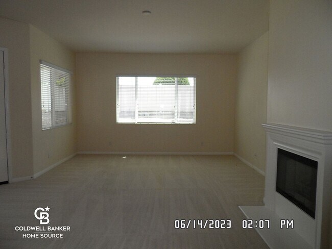 Building Photo - Sun City 55+ Gated Community, Golf Course,...