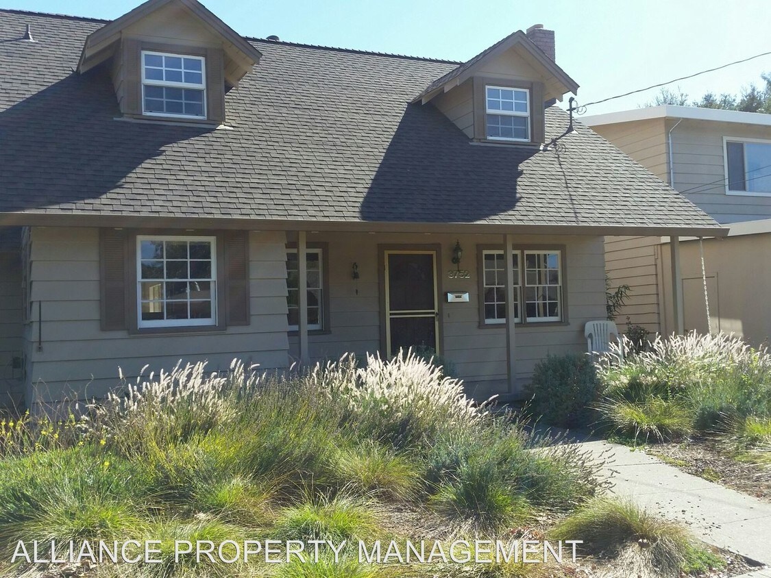 Primary Photo - 3752 Spring Creek Dr