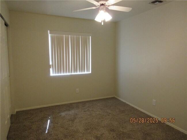 Foto del edificio - 2631 Chambers Ave