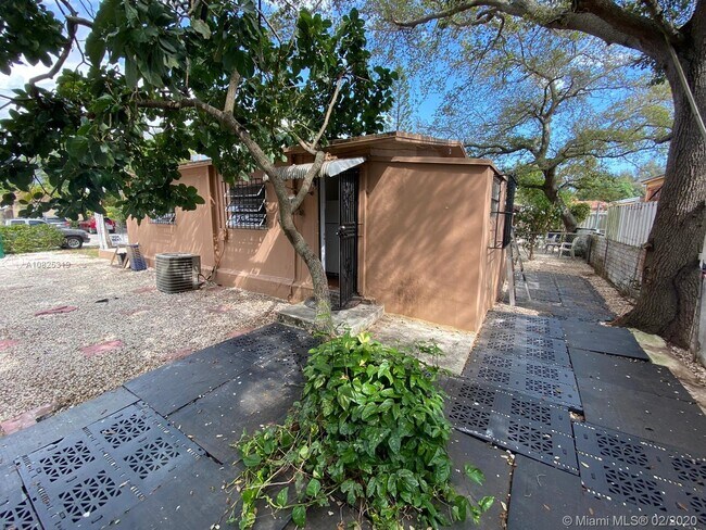Foto del edificio - 4510 NW 4th Terrace