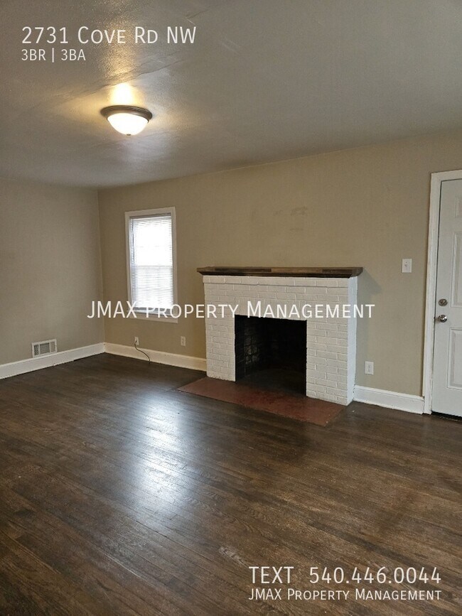 Foto del edificio - 2731 Cove Rd