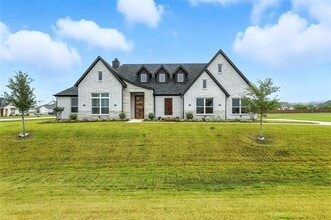 Building Photo - 3141 Claire Dr