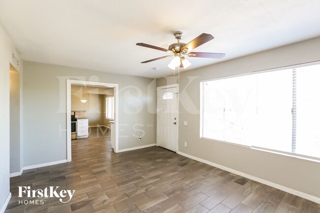 Foto del edificio - 14838 N 38th St