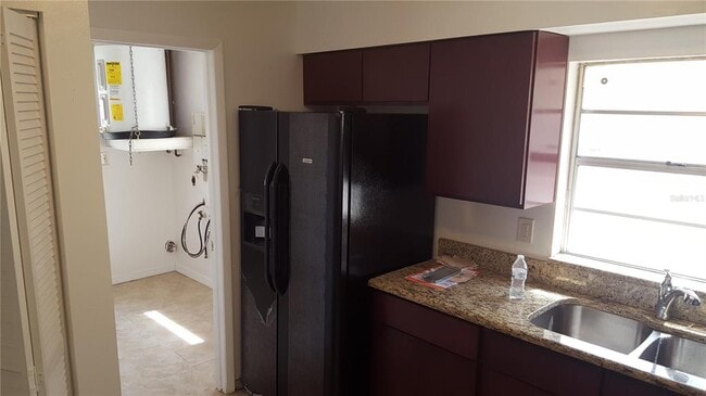Foto del edificio - 7111 N 9th St