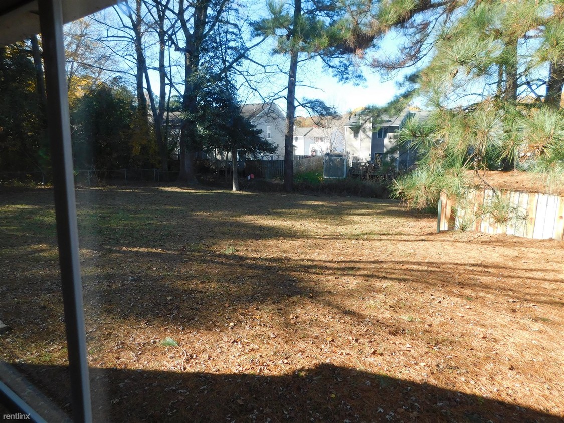 Foto principal - 2 br, 1 bath Duplex - 4240 Taylor Rd Apt B