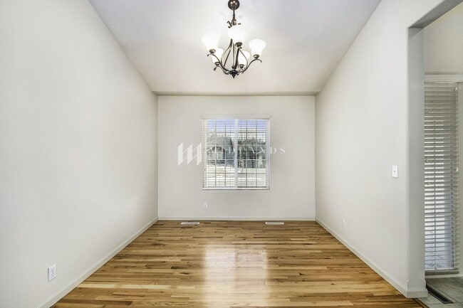 Building Photo - Luxury Duplex in Shadow View