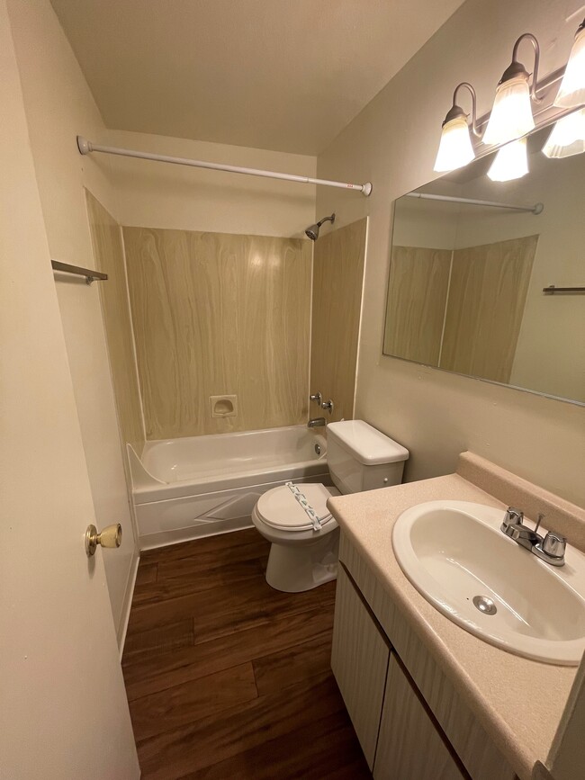 1x1 A Baño - Valley View Apartments