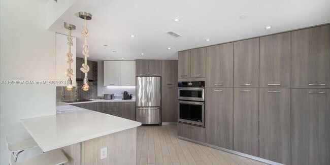 Foto del edificio - 3700 Island Blvd