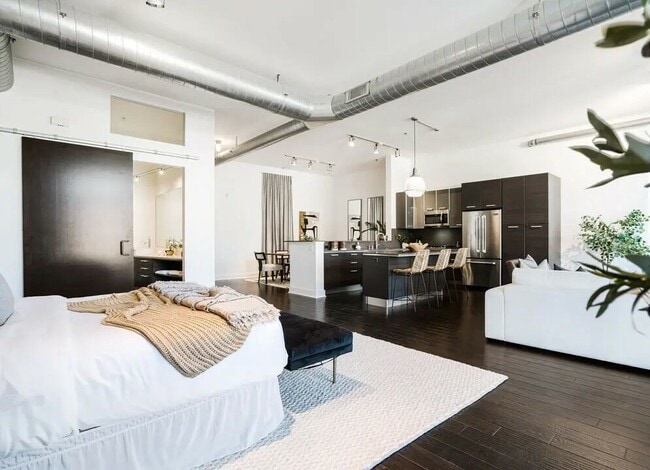 Building Photo - 13320 Beach Ave