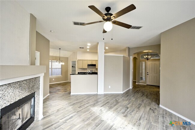 Foto del edificio - 1180 Berry Creek Dr
