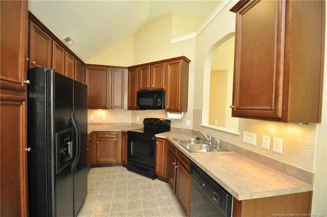 Building Photo - 409 Braxman Ln