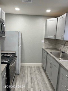 Primary Photo - 1 BEDROOM CENTRALLY LOCATED IN THE UP AND ...