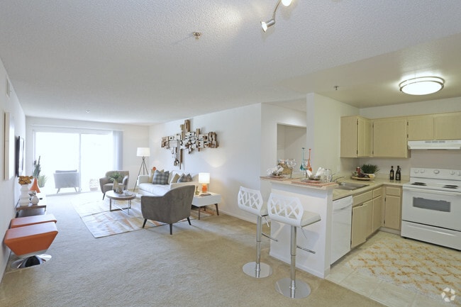 2 BR, 2 BA - The Newport - La Regencia Apartments