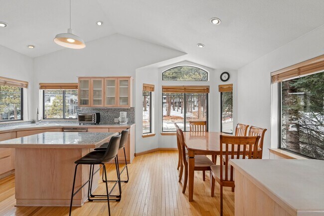 Building Photo - 775 Mays Blvd- TownHome
