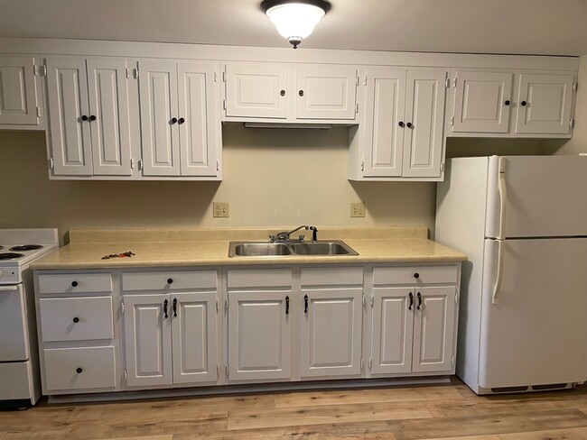 Kitchen - 54 Mill St