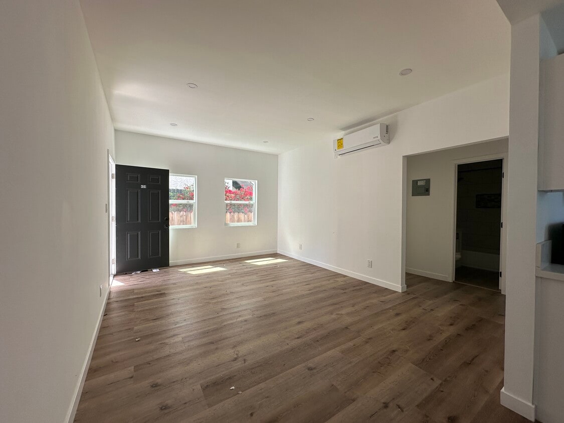 Foto principal - 455 W Cowles St