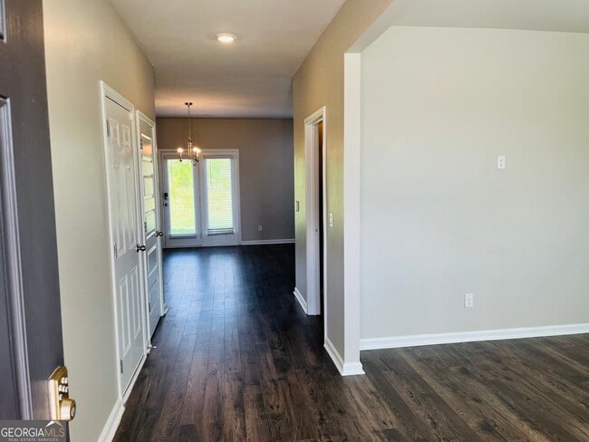 Building Photo - 19 White Spruce Wy