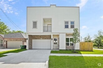Building Photo - 3415 Redbud St