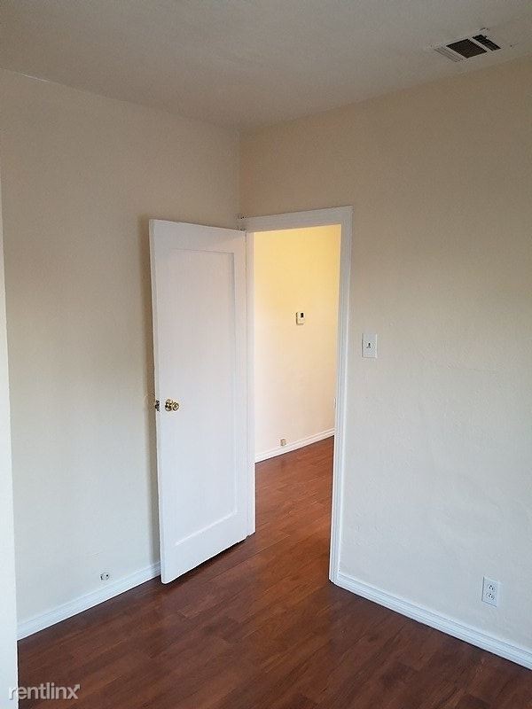 Building Photo - 2 br, 1 bath House - 3908 Seneca Avenue