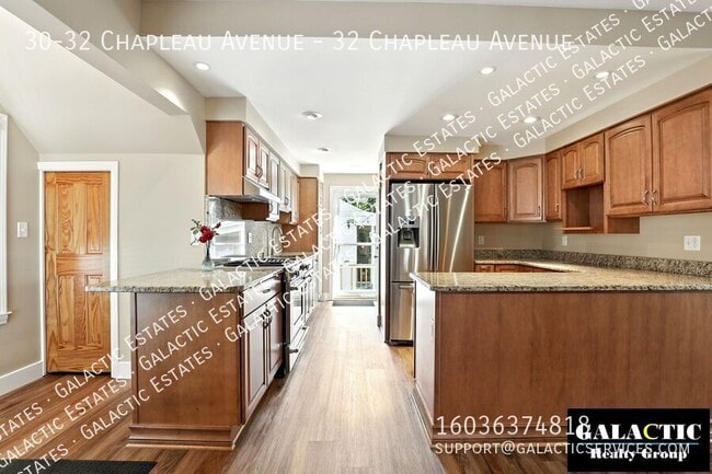 Foto del edificio - 30-32 Chapleau Avenue-32 Chapleau Avenue