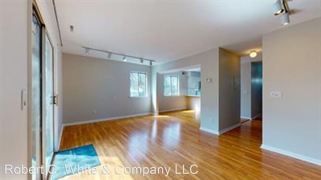 Building Photo - 2 br, 2.5 bath House - 426 Courtland Avenu...