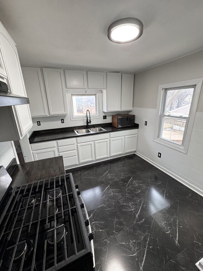 Foto del edificio - 1919 S 93rd St