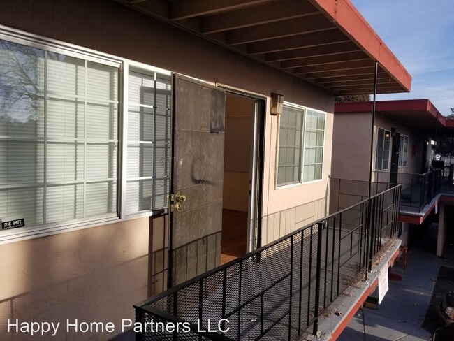 Building Photo - 10778 Pippin St