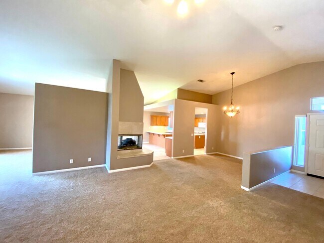 Foto del edificio - 78267 Calico Glen Dr