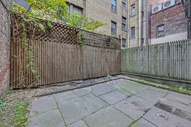 Building Photo - 133 E 35th St