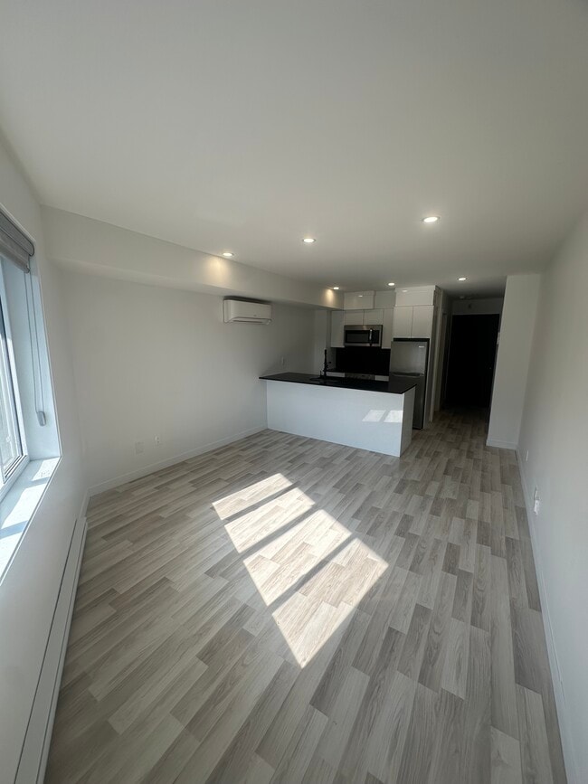 Photo du bâtiment - 5695 Rue Saint-Jacques