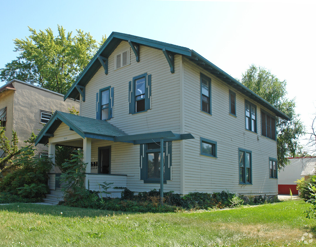 Building Photo - 1317 W State St