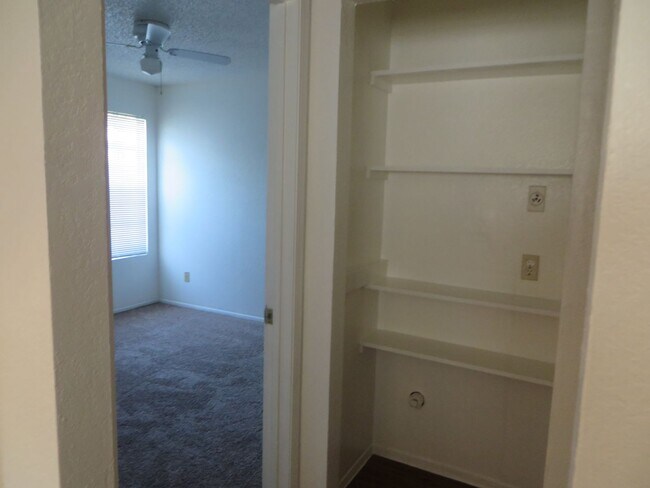 Foto del edificio - 2217 Katy Ln