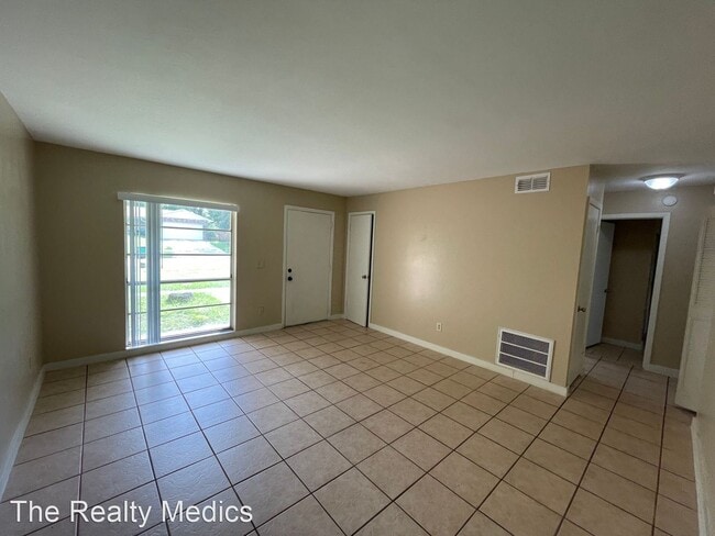 Building Photo - 3 br, 2 bath House - 5861 Elon Dr
