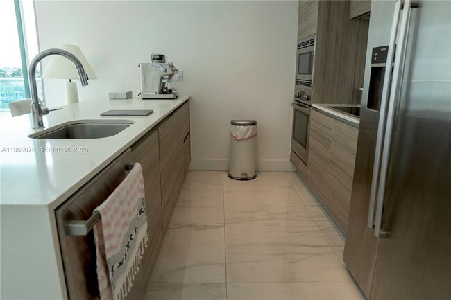 Foto del edificio - 6620 Indian Creek Dr