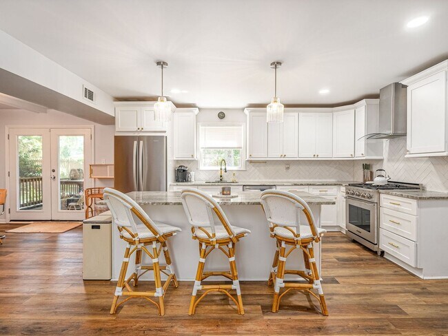 Foto del edificio - 4 Bedroom Single Family Home 15 Minutes fr...