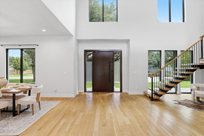 Building Photo - 13693 Peyton Dr