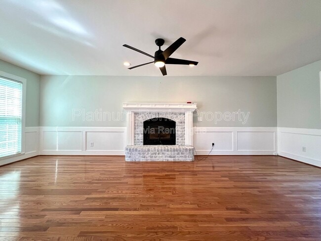 Building Photo - 3707 Rogers Cove