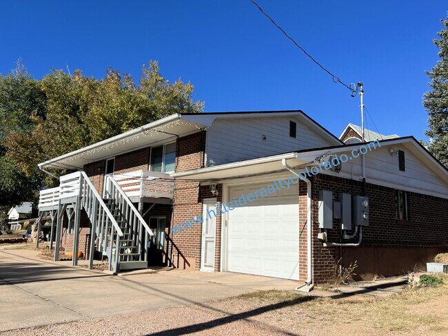 Foto del edificio - Charming West Side Upper-Level Duplex for ...