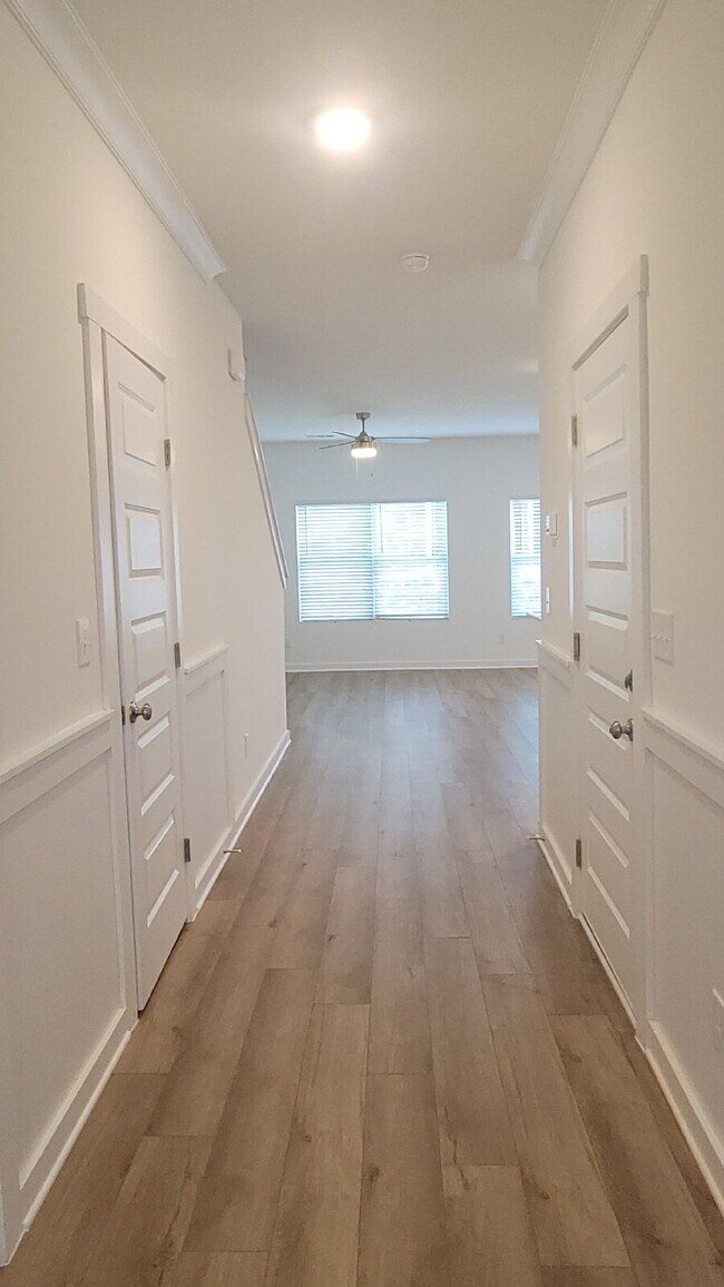 Foto del edificio - Section 8 Welcome!! "Chic Comfort Awaits: 3-Bedroom Haven with Granite Elegance in Huntsville"