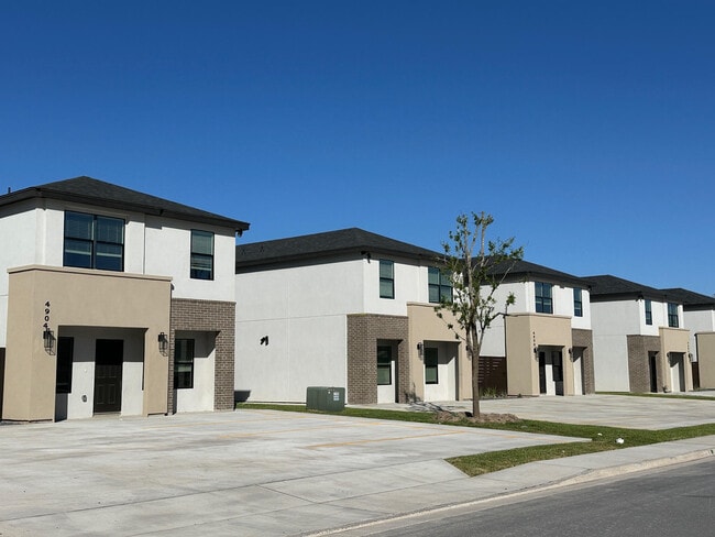 Building Photo - 4900 Tyler Ave