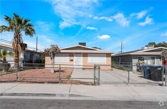 Building Photo - 1272 Lawry Ave