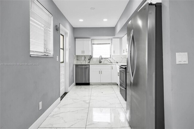 Foto del edificio - 2833 SW 5th St
