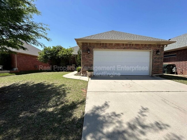 Building Photo - 10237 Hawthorn Dr