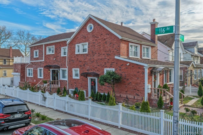 Photo - 116-01 221st St House