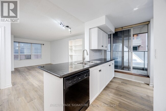Photo du bâtiment - 305 - 270 WELLINGTON STREET W