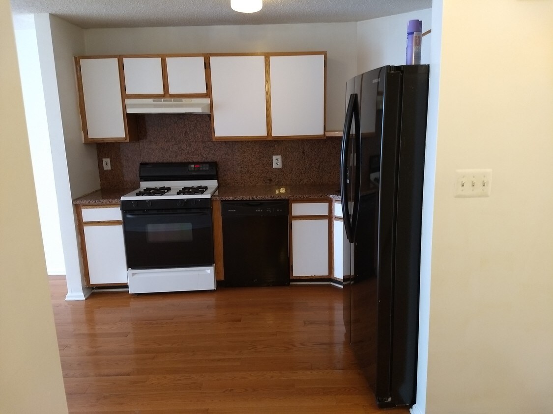 130 Prestwick Way, Edison, NJ 08820 Townhome Rentals in Edison NJ