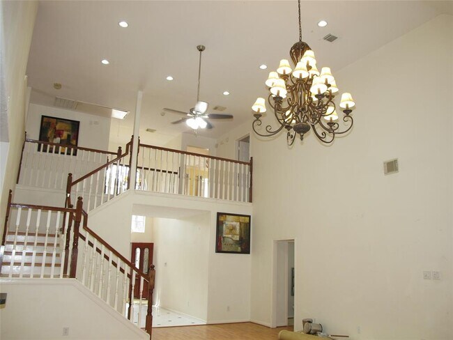 Building Photo - 13626 La Concha Ln