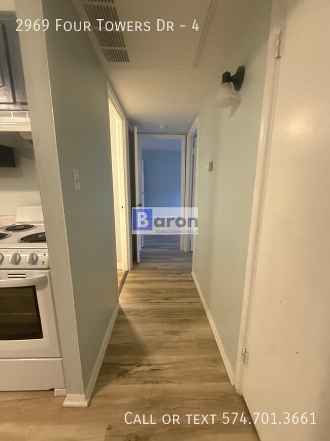 Building Photo - 2969 Four Towers Dr